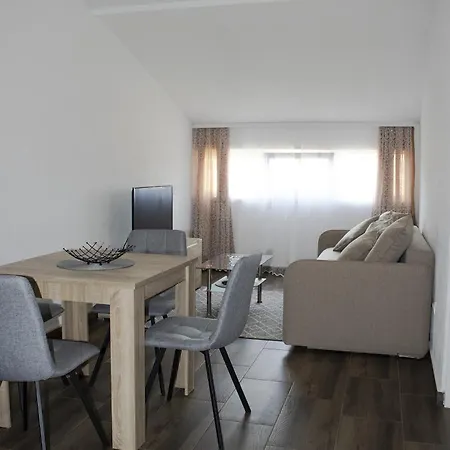 Nini * Belgrade